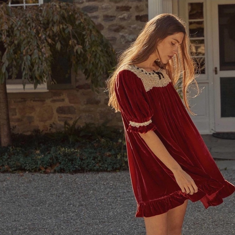 ISO rondes dress